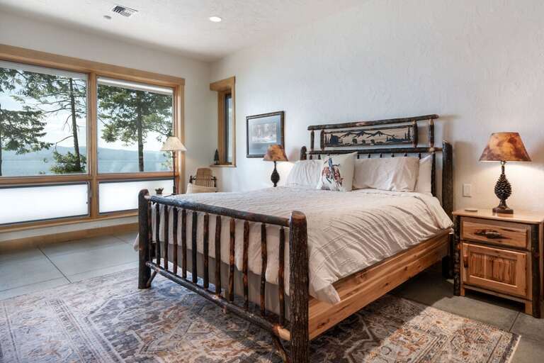 Wake up to morning sun | King Bed | Lower Level