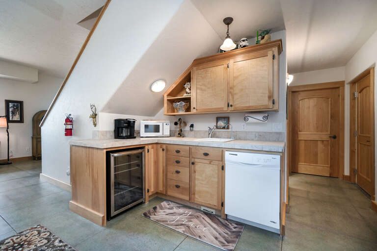 Warm up lunch in the lower kitchen | Lower Level