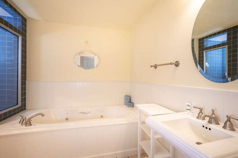 Enjoy a soak in the jetted tub | Main Level Enjoy a soak in the jetted tub | Main Level