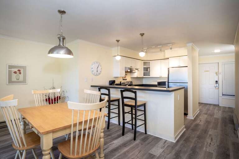 Lots of seating in the dining area | Main Level Lots of seating in the dining area | Main Level