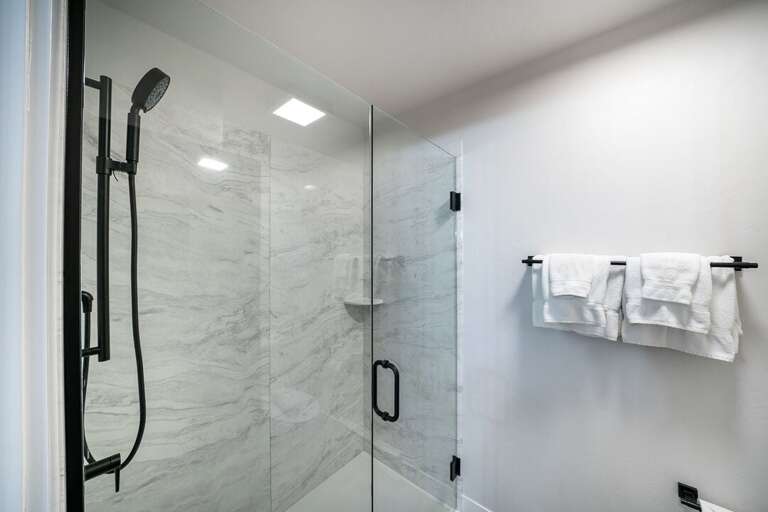 Great new modern shower | Main Level