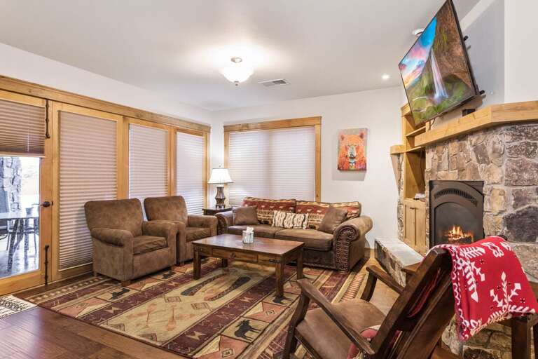 Close access to the patio. Close access to the patio.