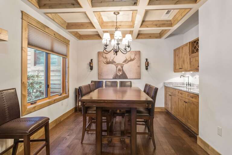 Dining table for the group! Dining table for the group!