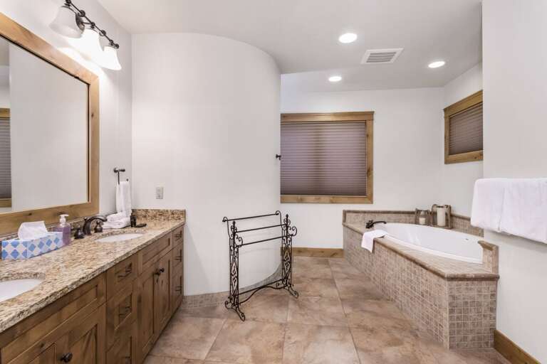 Soak in the deep tub! Soak in the deep tub!