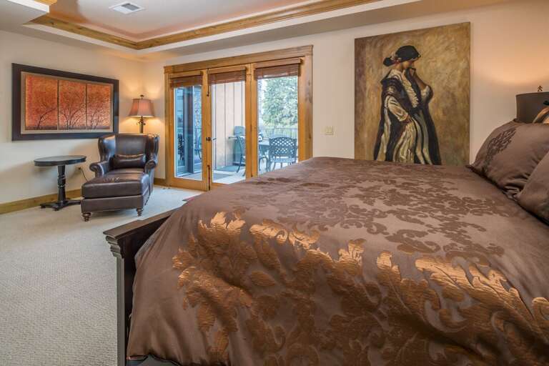 Wake up to morning sun | King Bed | Main Level Wake up to morning sun | King Bed | Main Level