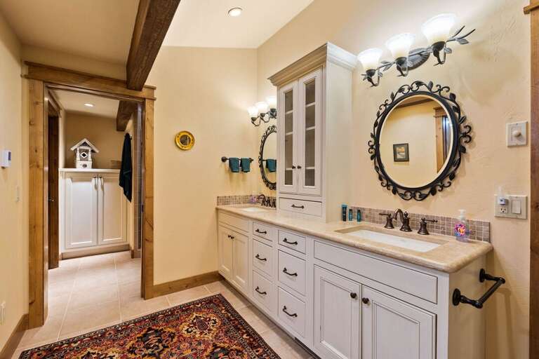 Gorgeous finishes | Upper level Gorgeous finishes | Upper level