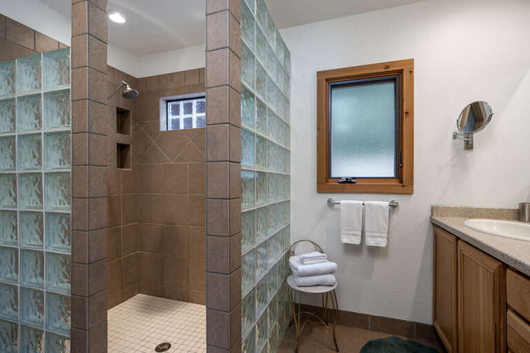 Primary En-suite | Bottom Level