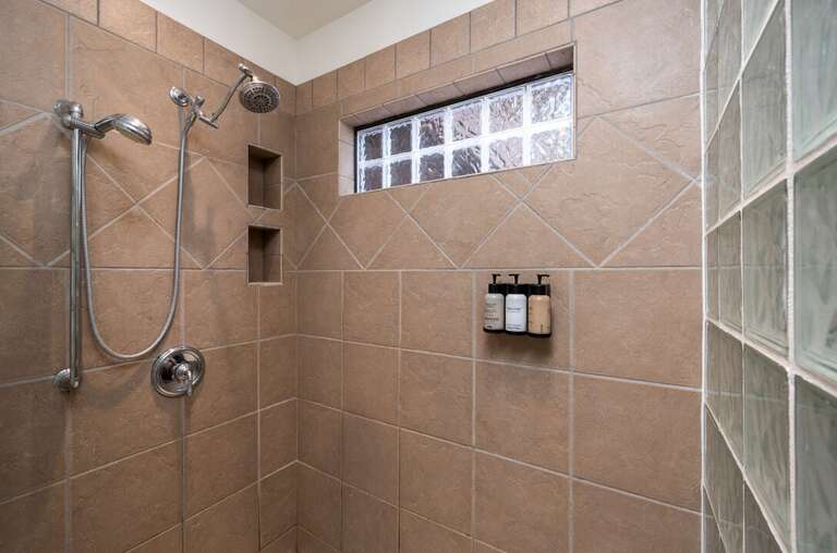 Primary En-suite | Bottom Level