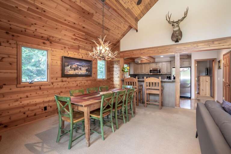 Serve a delicious dinner | Main Level