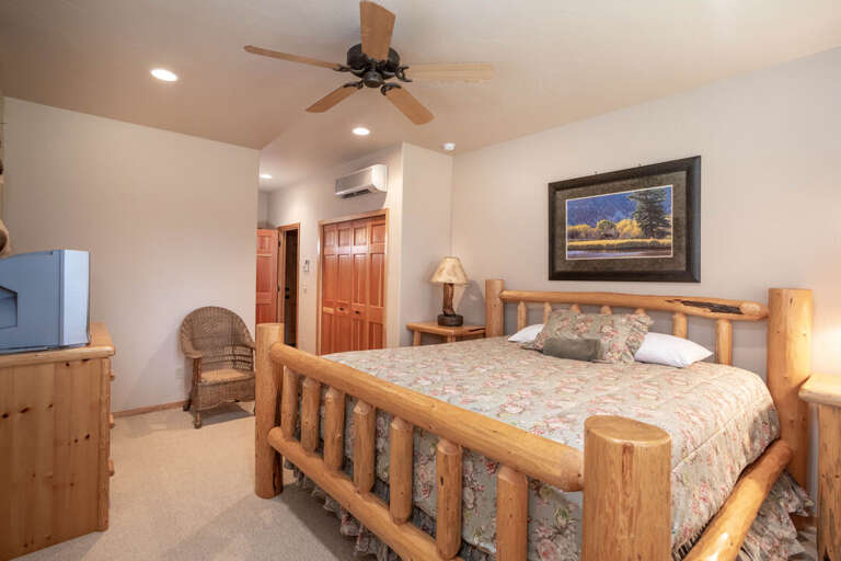 Sweet dreams | King Bed | Upper Level