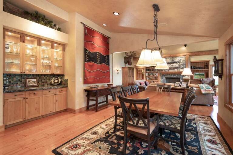 Use the built in bar for a buffet style dinner