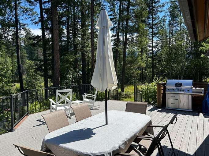 Enjoy your meal in the sunshine