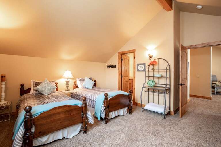 The perfect kid's room | Twin Bed | Upper Level