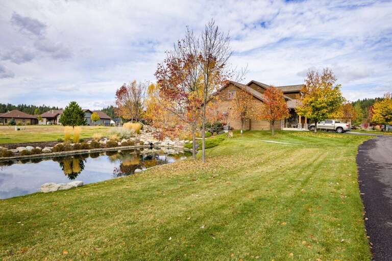 Play in the yard | Exterior