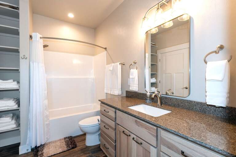 This Bathroom is both an En-suite and a Shared Bathroom | Main Level This Bathroom is both an En-suite and a Shared Bathroom | Main Level