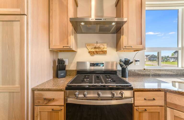 Cook Your Favorite Meal on the Gas Stove | Main Level Cook Your Favorite Meal on the Gas Stove | Main Level