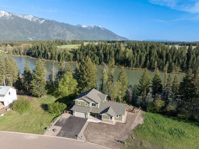 Perfect Home on the Flathead River | Exterior Perfect Home on the Flathead River | Exterior