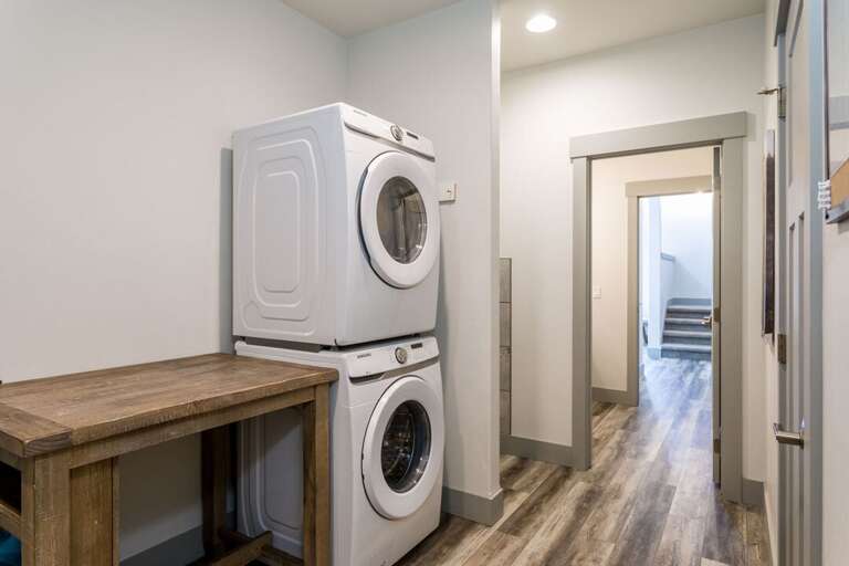 Laundry on main level. Laundry on main level.