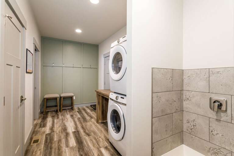 Laundry on main level. Laundry on main level.