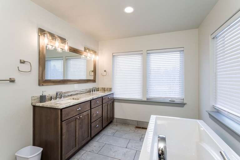 Master Ensuite Master Ensuite