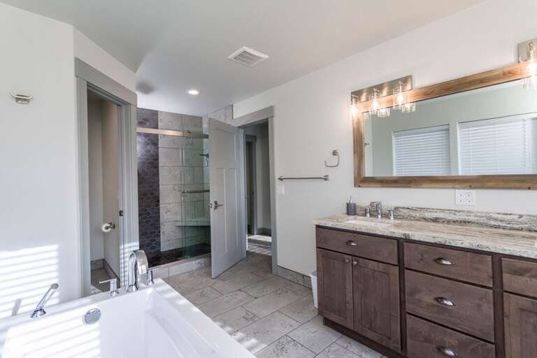 Master Ensuite Master Ensuite