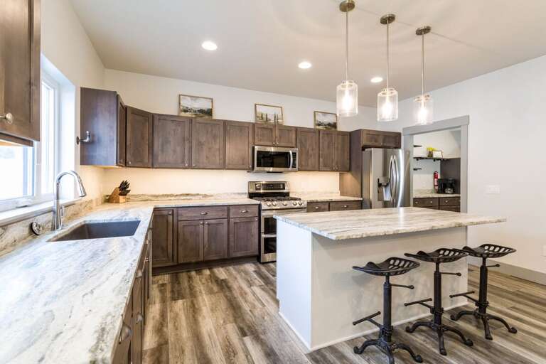 Plenty of room to cook a gourmet meal. Plenty of room to cook a gourmet meal.