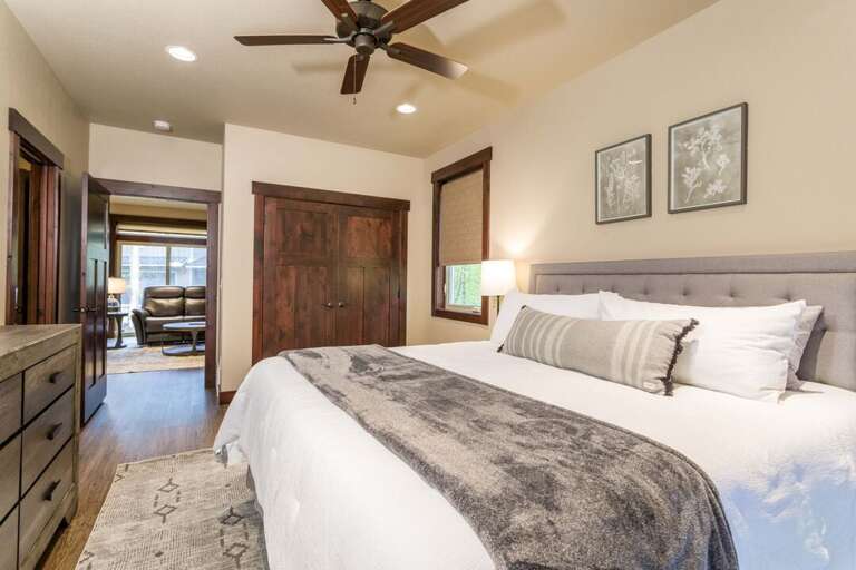 Sleep comfortably | King Bed | Lower Level Sleep comfortably | King Bed | Lower Level