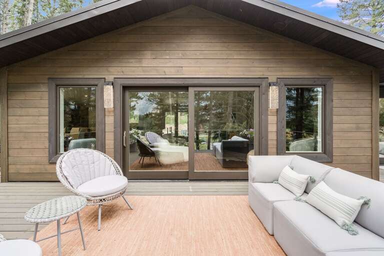 Enjoy Nature From the Outdoor Couch | Exterior Enjoy Nature From the Outdoor Couch | Exterior