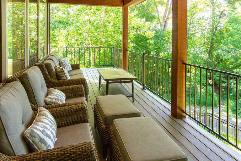 Balcony With Seating to Enjoy the Flathead River | Exterior