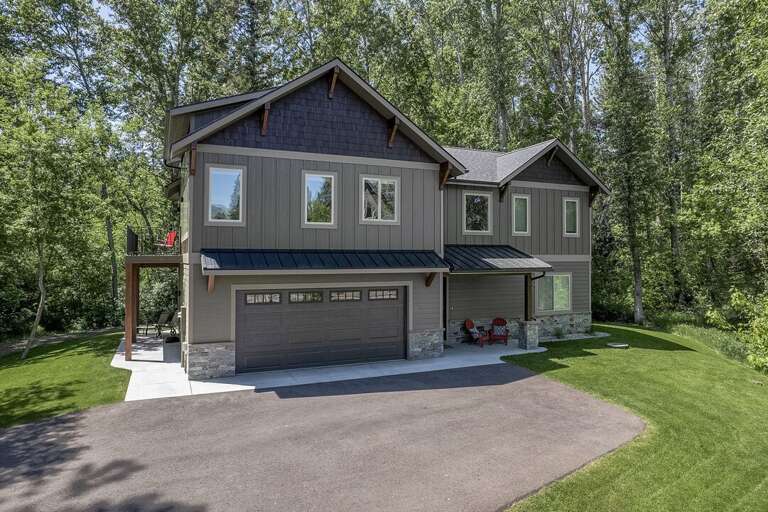 Enjoy a Walking Path Around the Neighborhood | Exterior