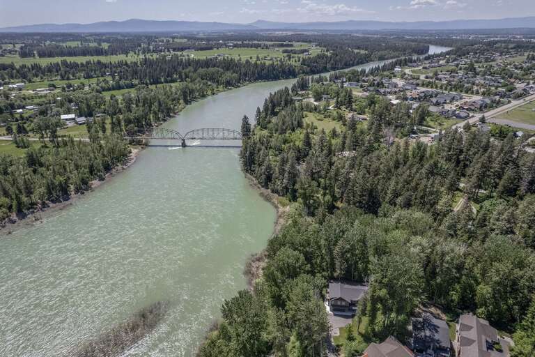 Flathead River | Exterior