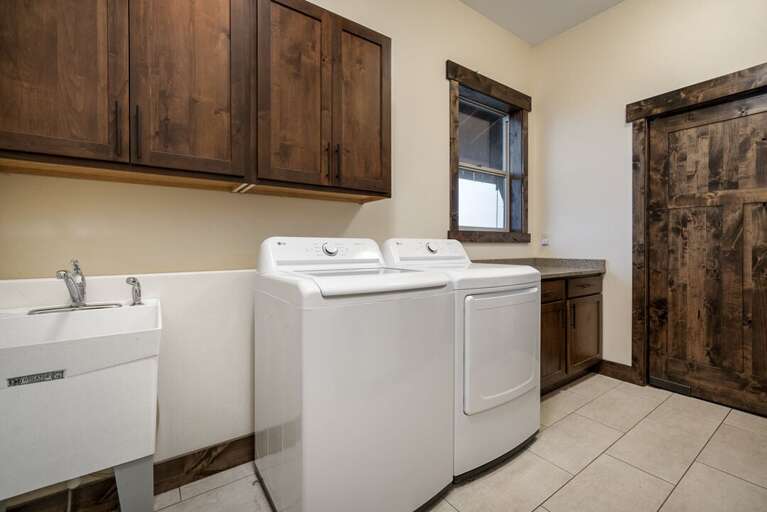 On-site Laundry Room On-site Laundry Room