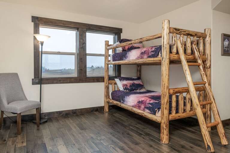 Twin-sized Bunkbeds | Upper Level Twin-sized Bunkbeds | Upper Level