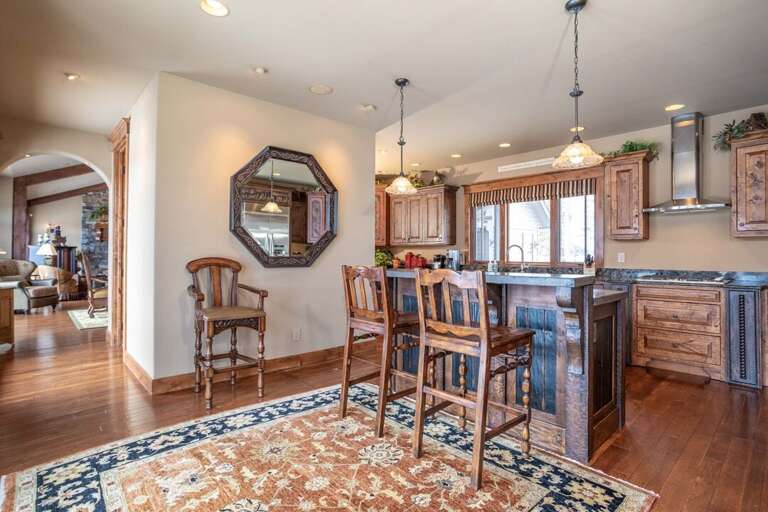 Have breakfast at the bar | Main Level