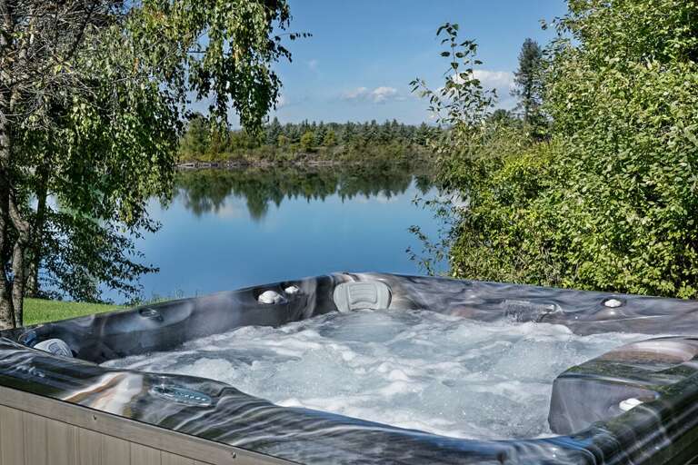 Have a glass of wine in the hot tub | Exterior