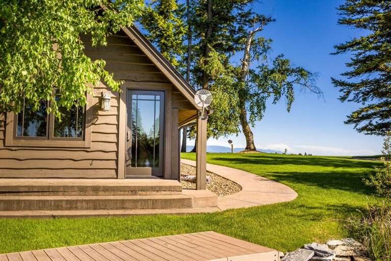 Play in the yard | Exterior