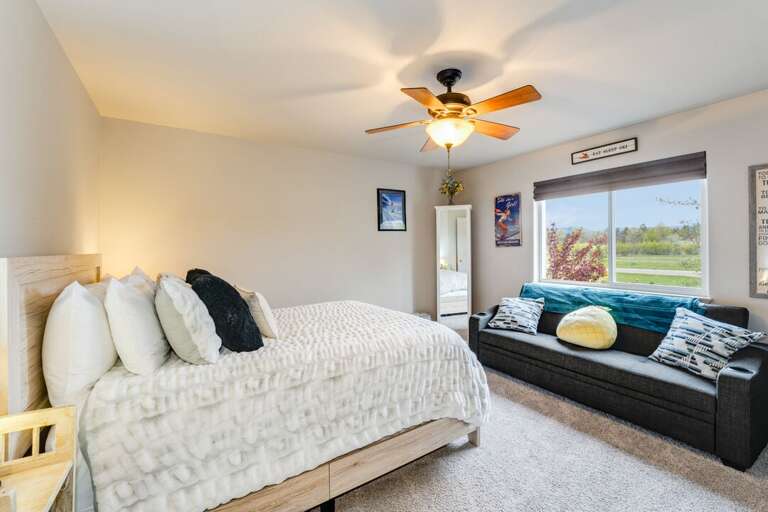 Perfect for the kids to share | Main Level Perfect for the kids to share | Main Level