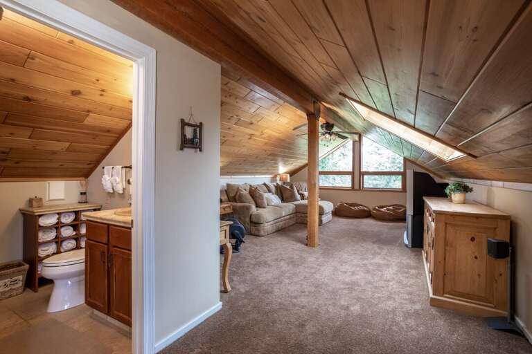 Convenient bathroom in the loft | Upper Level