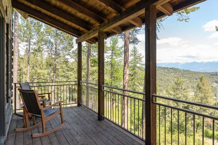 Enjoy coffee on the rocking chairs in the morning | Exterior