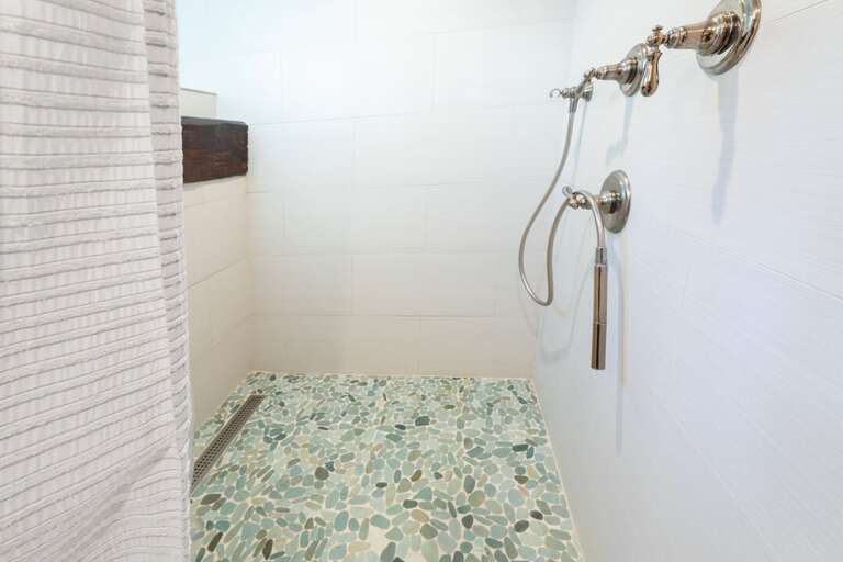 Enjoy a hot shower | Upper Level