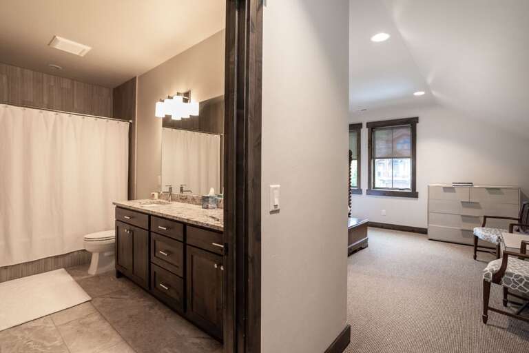 Ample space in the ensuite bathroom | Upper Level