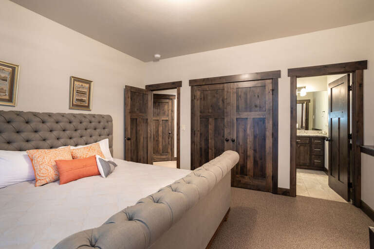 Sleep well after a fun day | King Bed | Lower Level