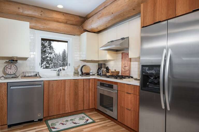 Fully equipped for prepping meals | Main Level