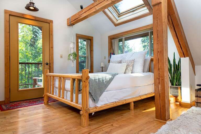 Windows throughout bring the beauty of the outdoors within | Upper Level