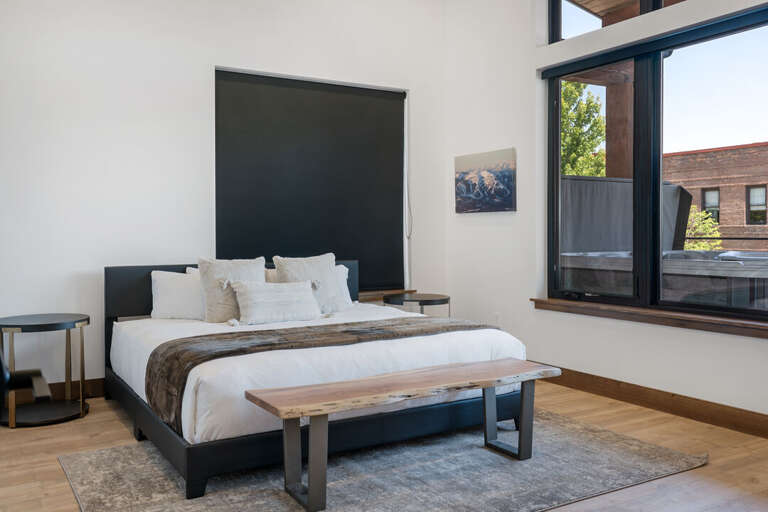 King Bed | Upper Level