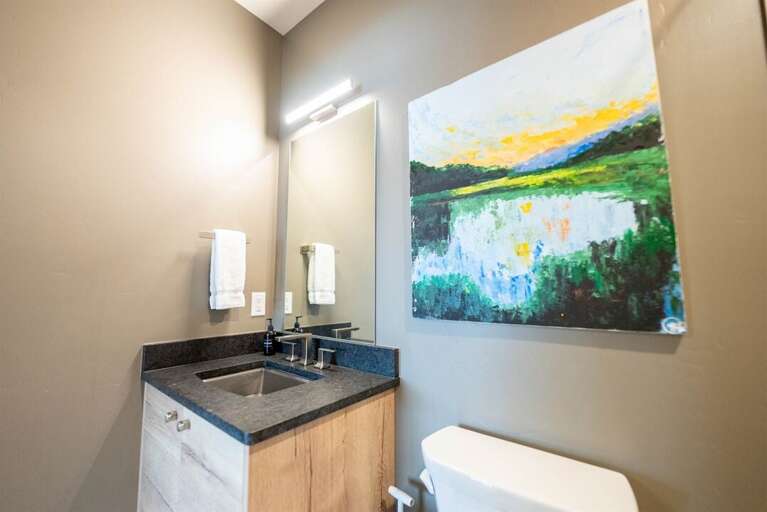 Primary En-suite Bathroom | Middle Level