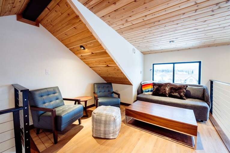 Queen-size Sleeper Sofa | Upper Level Loft