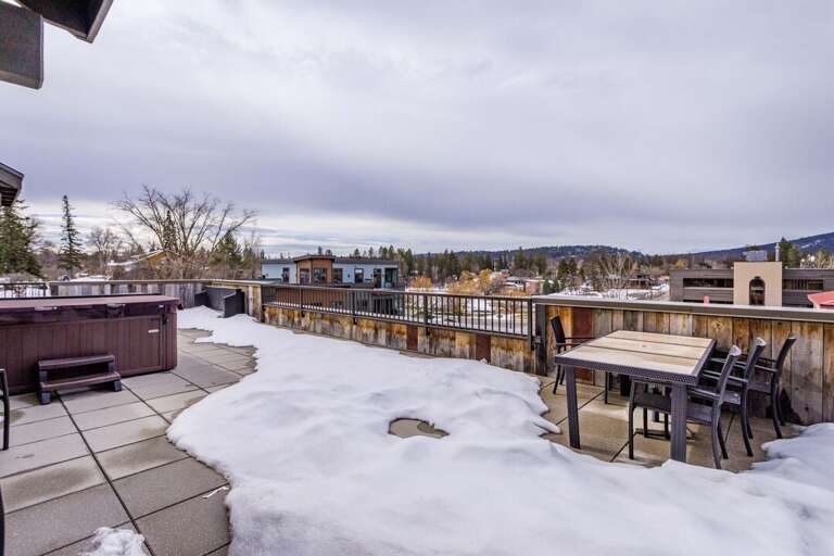 Hangout on the rooftop deck | Exterior