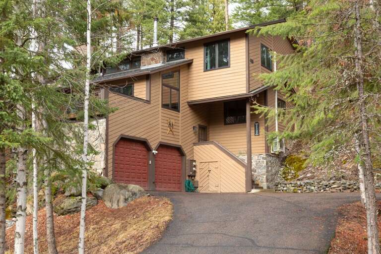 Driveway Up to the Property | Exterior