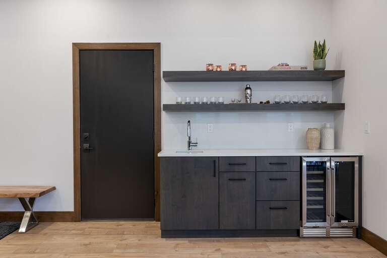 Wet bar | Main Level Wet bar | Main Level
